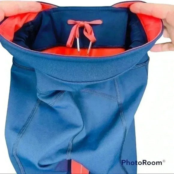 Lululemon Athletica Cropped Leggings, Orange and Navy Blue - Picture 7 of 10